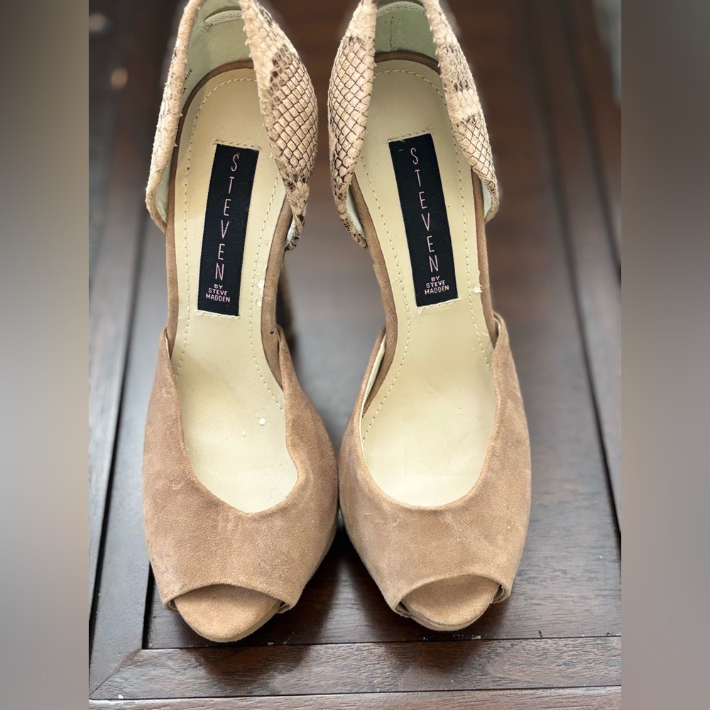 Steven by Steve Madden Brown Peep Toe Heels